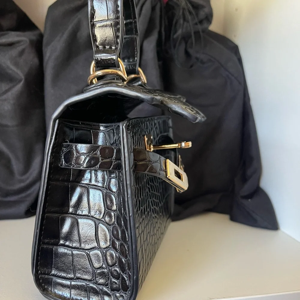Elegant Black Crocodile-Embossed Handbag